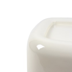 MESA AUXILIAR DE MDF CLAY EN COLOR BEIGE BRILLO PARA SALÓN DE ESTILO MODERNO